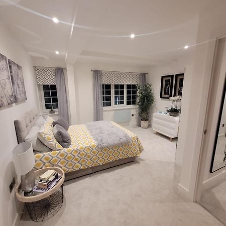 Luxury 2 Bed Apartment In The Heart Of Rochester Рочестер Екстер'єр фото