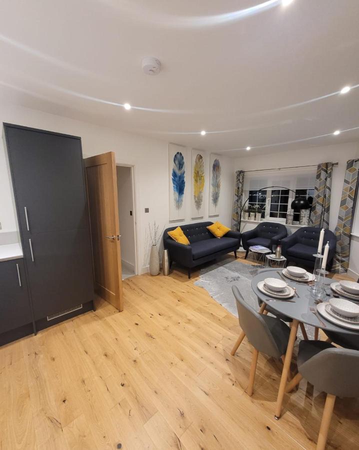 Luxury 2 Bed Apartment In The Heart Of Rochester Рочестер Екстер'єр фото