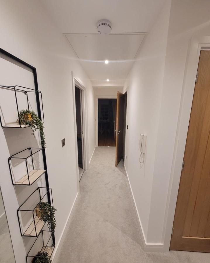 Luxury 2 Bed Apartment In The Heart Of Rochester Рочестер Екстер'єр фото